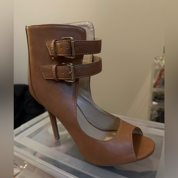 Tan Faux Leather Heels - Picture 5 of 5